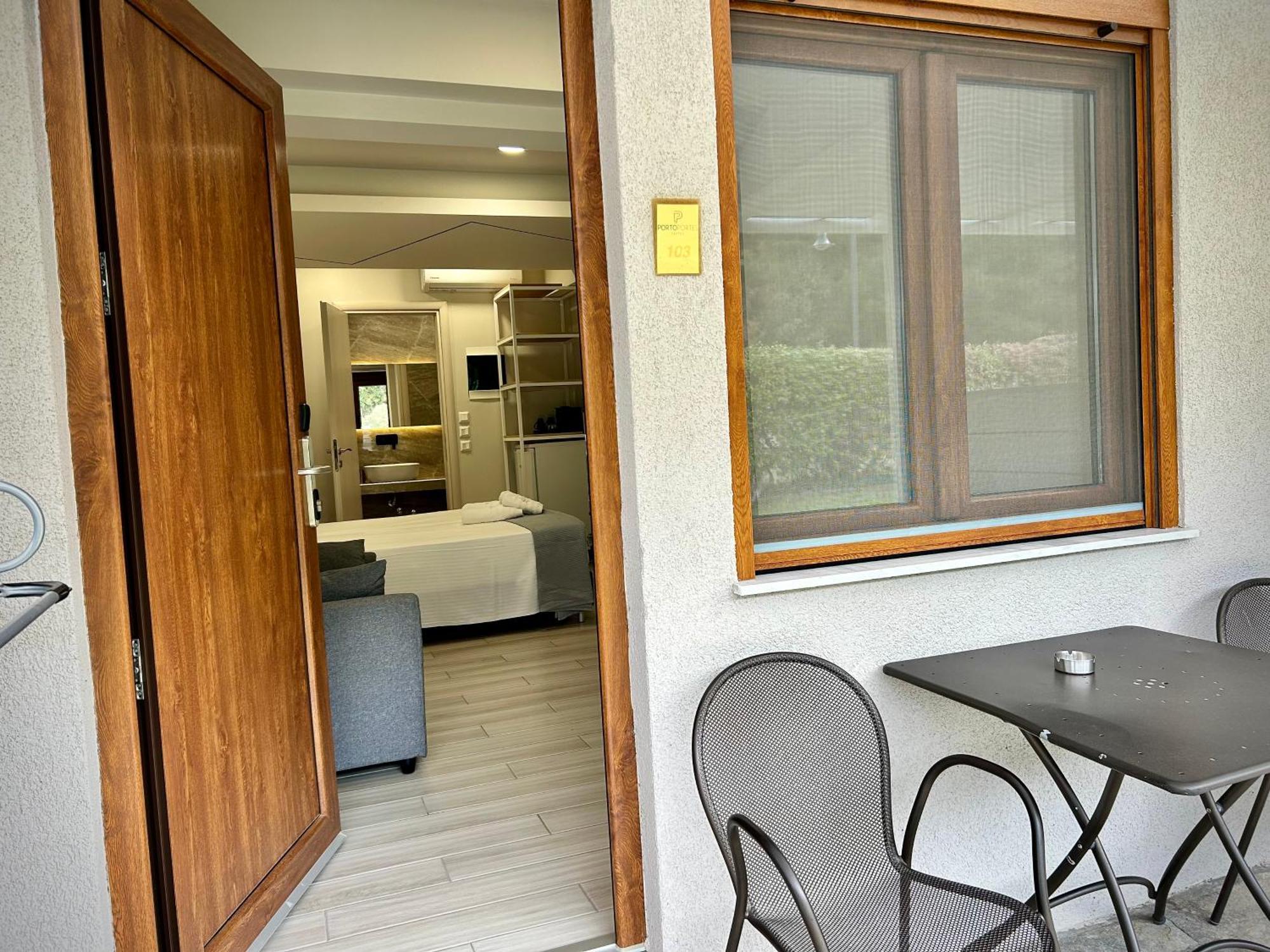 Porto Portes Suites 尼坡帝 外观 照片